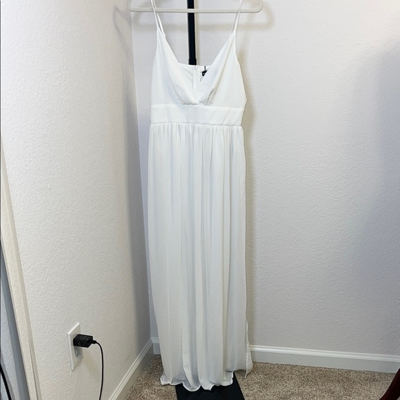 Elegant White Maxi Dress‎ - Picture 1 of 7